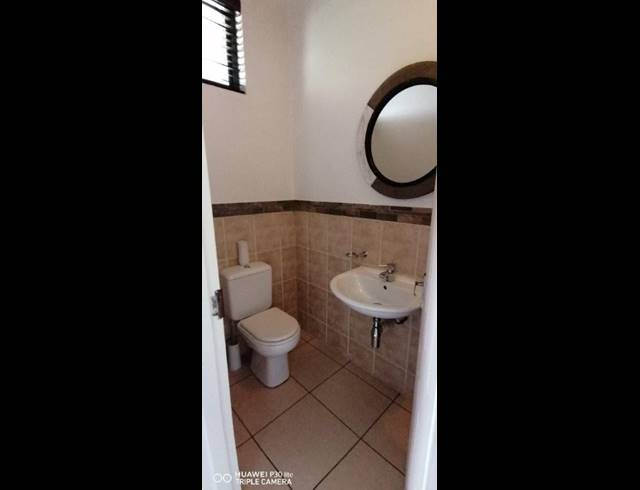 2 BEDROOM TOWNHOUSE TO LET IN BRYANSTON